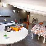 Casa Del Sole - Free Private Parking Apartment