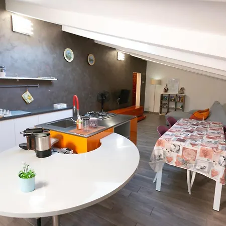 Casa Del Sole - Free Private Parking Apartment